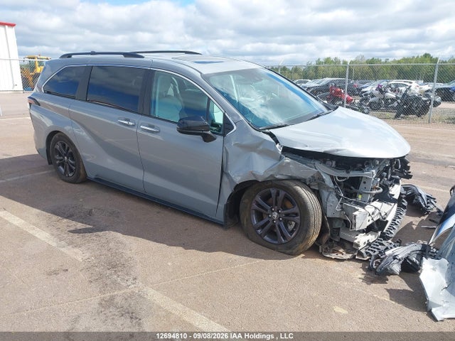 Toyota Sienna Xse 7-passenger 2024 5TDGSKFC1RS141434 main image