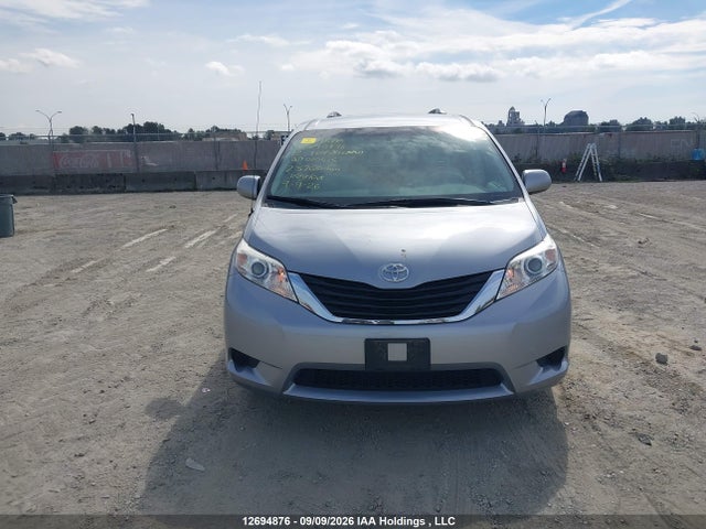 Aukcja sprzedaży 2012 Toyota Sienna Le, vin: 5TDKA3DC4CS010415, numer aukcji: 12694876