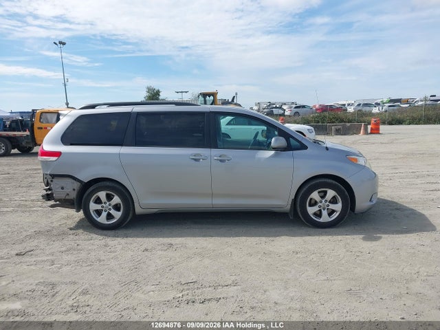 Aukcja sprzedaży 2012 Toyota Sienna Le, vin: 5TDKA3DC4CS010415, numer aukcji: 12694876