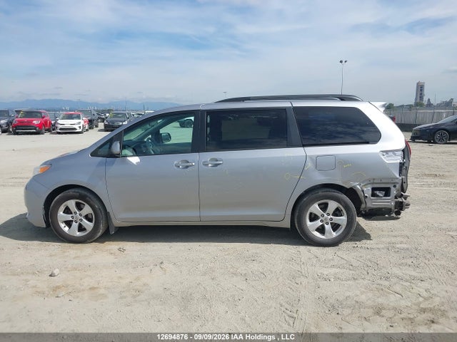 Aukcja sprzedaży 2012 Toyota Sienna Le, vin: 5TDKA3DC4CS010415, numer aukcji: 12694876