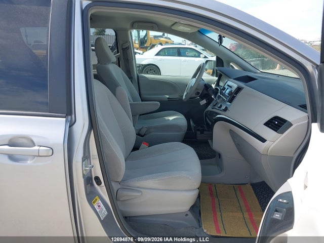 Aukcja sprzedaży 2012 Toyota Sienna Le, vin: 5TDKA3DC4CS010415, numer aukcji: 12694876