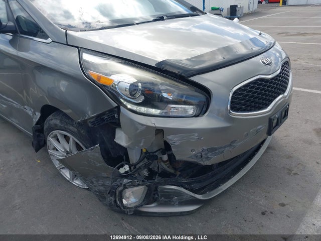 2014 Kia Rondo მანქანა იყიდება აუქციონზე, vin: KNAHU8A36E7021395, აუქციონის ნომერი: 12694912