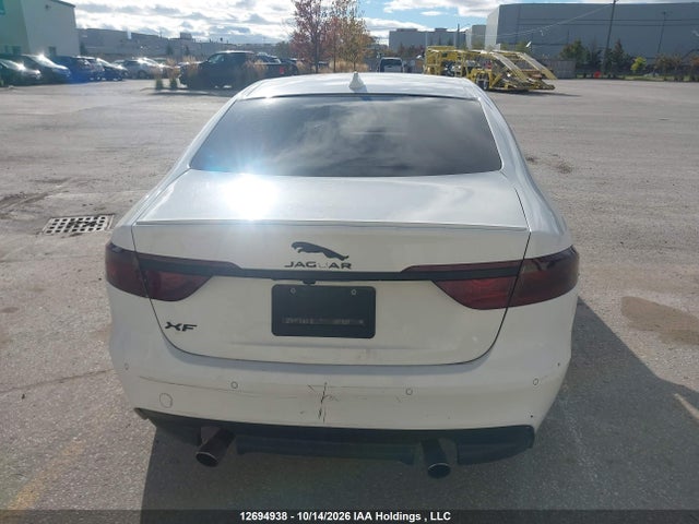 Jaguar XF 2018 SAJBL4FX7JCY70289 Image 17
