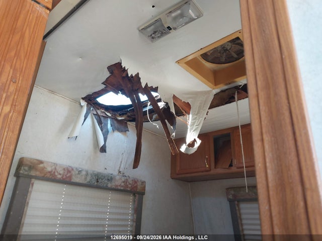 Auction sale of the 2002 Gulf Stream Streamlite 30qbs, vin: 1NL1NTP2X21049602, lot number: 12695019