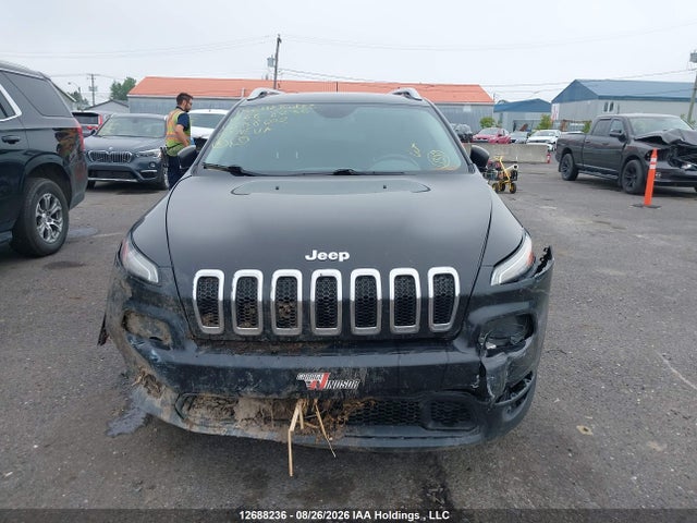 1C4PJLAS2FW658602 Jeep Cherokee Sport