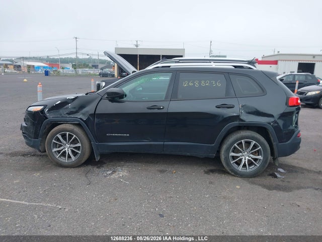 1C4PJLAS2FW658602 Jeep Cherokee Sport