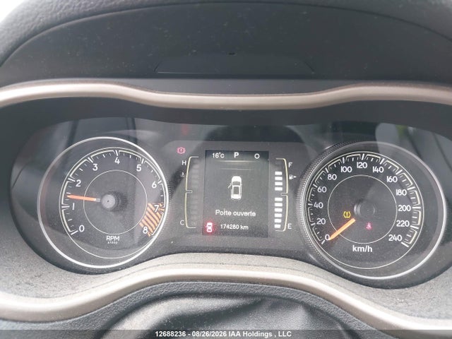 1C4PJLAS2FW658602 Jeep Cherokee Sport