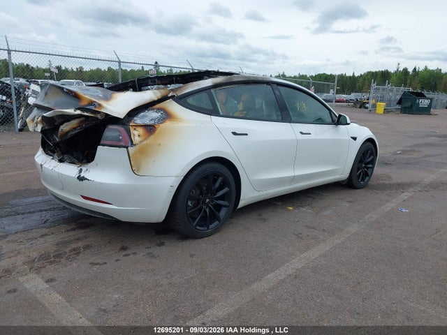 5YJ3E1EAXMF985985 Tesla MODEL 3