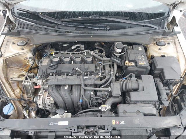 KMHLM4AG2NU230672 Hyundai Elantra Preferred Ivt