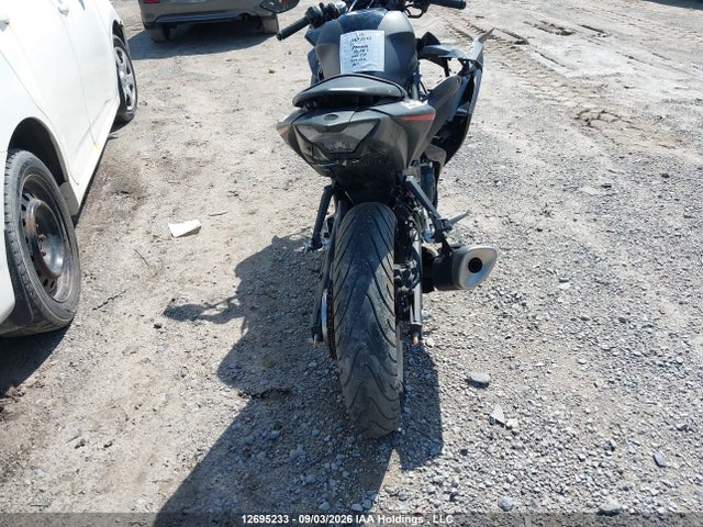 Yamaha Yzfr3 A 2017 MH3RH15N1HK001511 Image 6