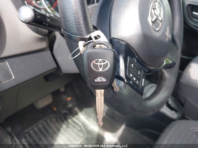 12695254 :رقم المزاد ، VNKKTUD37JA095851 vin ، 2018 Toyota Yaris Le مزاد بيع