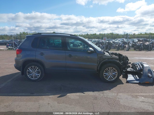 Продажа на аукционе авто 2016 Volkswagen Tiguan Comfort/high/r-line/sp Ed, vin: WVGJV7AX5GW589141, номер лота: 12695260