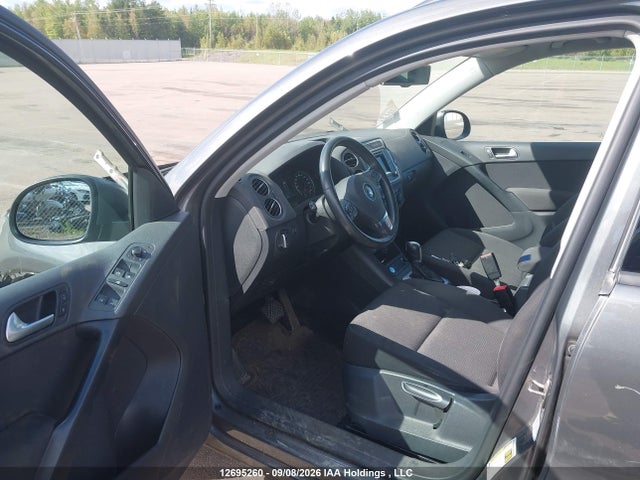 Продажа на аукционе авто 2016 Volkswagen Tiguan Comfort/high/r-line/sp Ed, vin: WVGJV7AX5GW589141, номер лота: 12695260