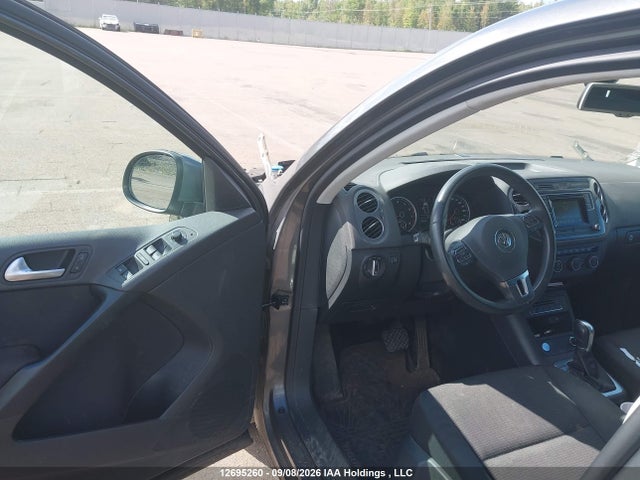 Продажа на аукционе авто 2016 Volkswagen Tiguan Comfort/high/r-line/sp Ed, vin: WVGJV7AX5GW589141, номер лота: 12695260