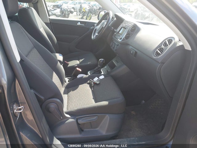 Продажа на аукционе авто 2016 Volkswagen Tiguan Comfort/high/r-line/sp Ed, vin: WVGJV7AX5GW589141, номер лота: 12695260