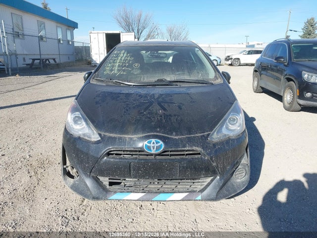 Toyota PRIUS C 2015 JTDKDTB31F1098979 Image 13