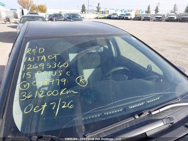 Toyota PRIUS C 2015 JTDKDTB31F1098979 Image 18