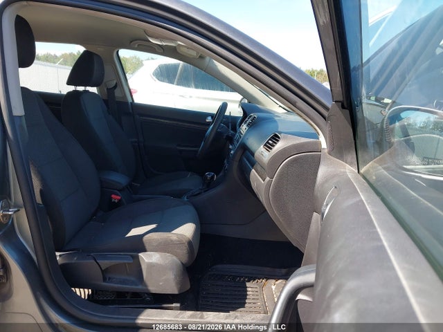 2012 Volkswagen Golf 2.5l Comfortline/2.5l Trendline მანქანა იყიდება აუქციონზე, vin: 3VWPX7AJ8CM627330, აუქციონის ნომერი: 12685683