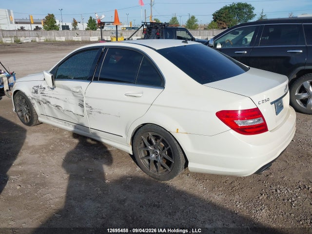 2012 Mercedes-benz C 250 4matic მანქანა იყიდება აუქციონზე, vin: WDDGF8FB3CA612489, აუქციონის ნომერი: 12695458