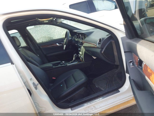2012 Mercedes-benz C 250 4matic მანქანა იყიდება აუქციონზე, vin: WDDGF8FB3CA612489, აუქციონის ნომერი: 12695458