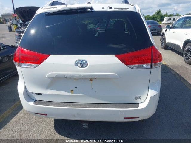 12683406 :رقم المزاد ، 5TDJK3DC1BS027017 vin ، 2011 Toyota Sienna Le 7 Passenger مزاد بيع