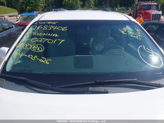 12683406 :رقم المزاد ، 5TDJK3DC1BS027017 vin ، 2011 Toyota Sienna Le 7 Passenger مزاد بيع