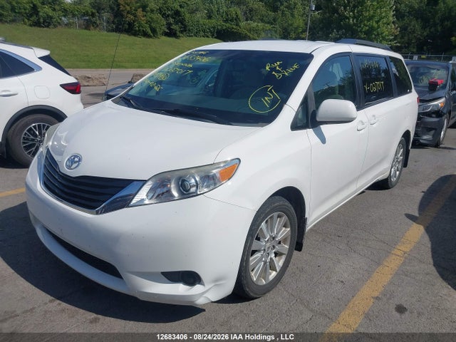12683406 :رقم المزاد ، 5TDJK3DC1BS027017 vin ، 2011 Toyota Sienna Le 7 Passenger مزاد بيع