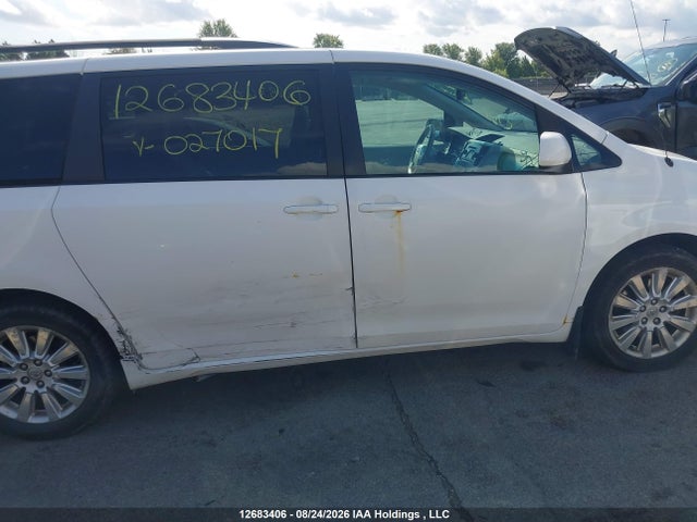 12683406 :رقم المزاد ، 5TDJK3DC1BS027017 vin ، 2011 Toyota Sienna Le 7 Passenger مزاد بيع