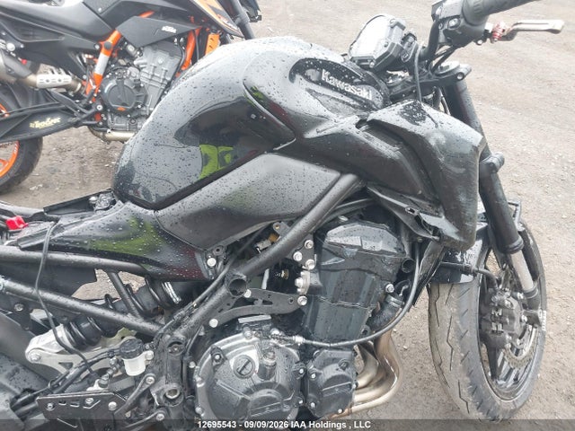 Kawasaki ZR900 2018 JKAZR2B1XJA006344 Image 18