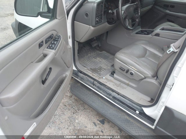 12695596 :رقم المزاد ، 3GNEK12TX5G272269 vin ، 2005 Chevrolet Avalanche K1500 مزاد بيع