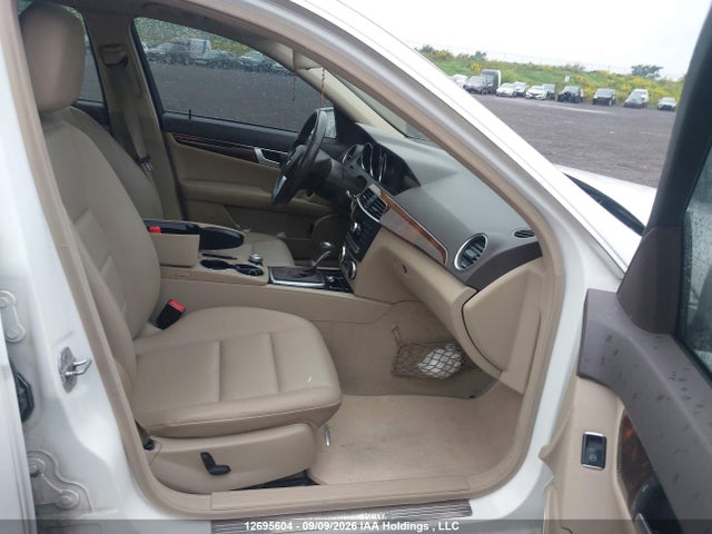 WDDGF8AB7EA907055 Mercedes-Benz C 300 4matic