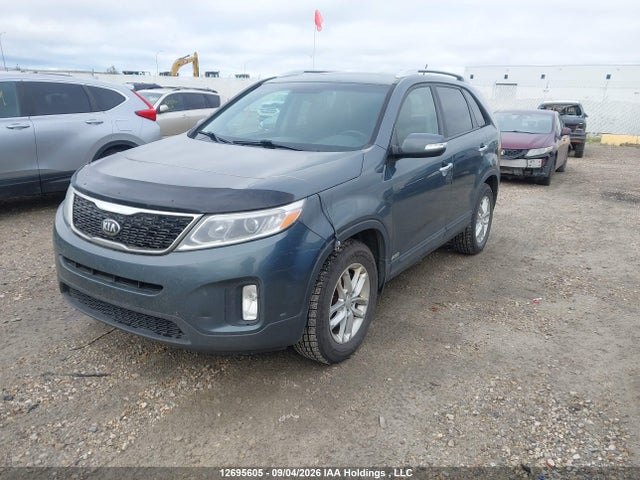 KIA SORENTO LX 2015 5XYKTDA76FG567383 Image 2
