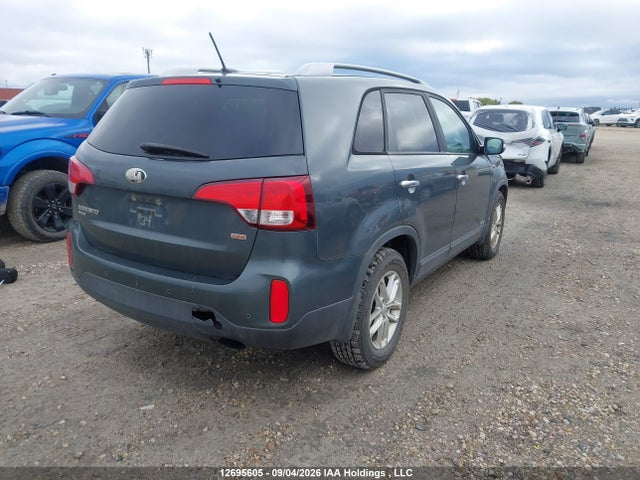 KIA SORENTO LX 2015 5XYKTDA76FG567383 Image 4