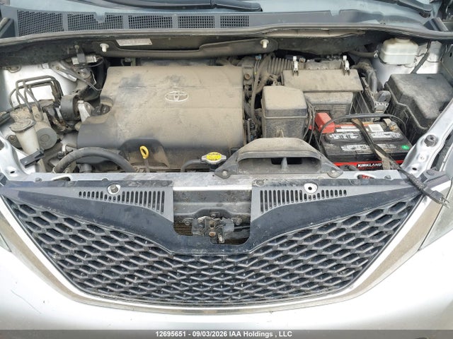 12695651 :رقم المزاد ، 5TDXK3DC4CS278139 vin ، 2012 Toyota Sienna Sport مزاد بيع