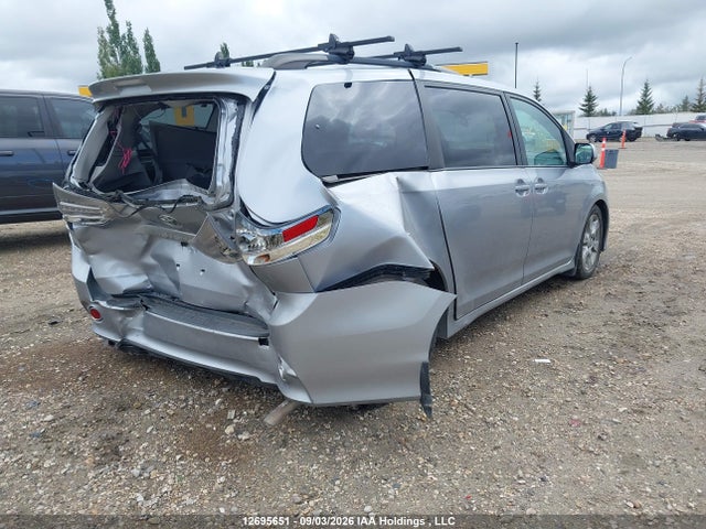 12695651 :رقم المزاد ، 5TDXK3DC4CS278139 vin ، 2012 Toyota Sienna Sport مزاد بيع