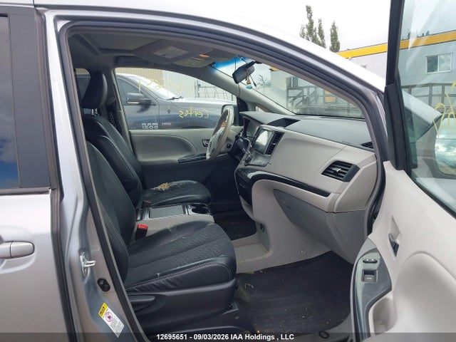 12695651 :رقم المزاد ، 5TDXK3DC4CS278139 vin ، 2012 Toyota Sienna Sport مزاد بيع