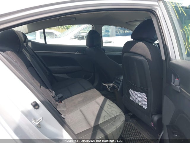 KMHD84LFXJU582552 Hyundai ELANTRA GL