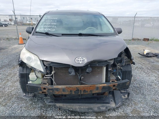 5TDZK3DC5ES449492 Toyota Sienna 7 Passenger