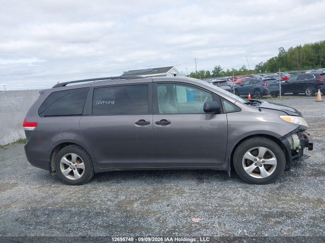 5TDZK3DC5ES449492 Toyota Sienna 7 Passenger