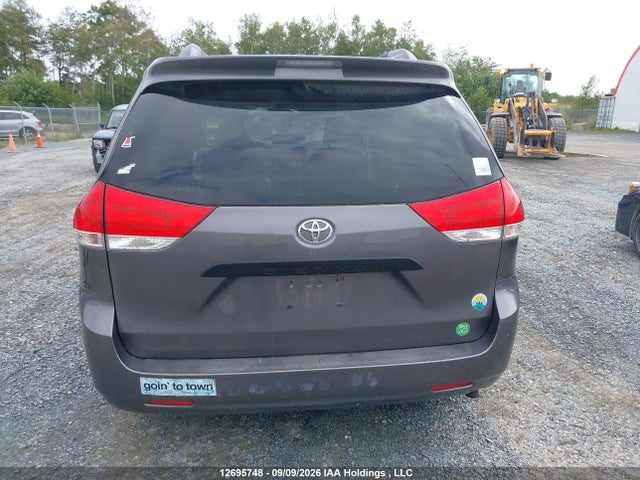 5TDZK3DC5ES449492 Toyota Sienna 7 Passenger