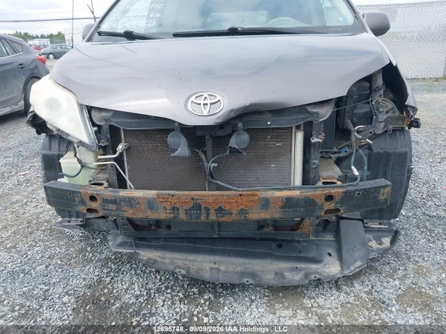 5TDZK3DC5ES449492 Toyota Sienna 7 Passenger