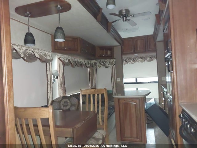 Forest River Columbus 2015 4X4FCMH26F6004441 Image 8