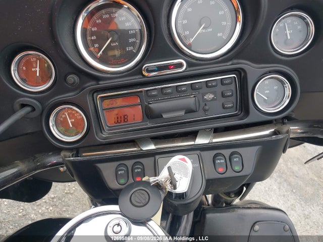 2002 Harley-davidson Flhtcui მანქანა იყიდება აუქციონზე, vin: 1HD1FCW142Y633026, აუქციონის ნომერი: 12695864