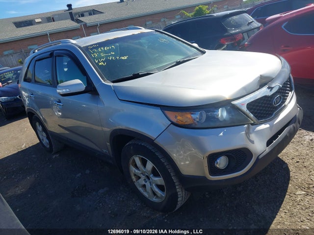 12696019 :رقم المزاد ، 5XYKTDA22DG422066 vin ، 2013 Kia Sorento Lx مزاد بيع