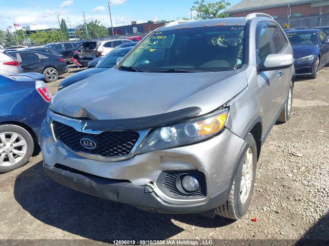 12696019 :رقم المزاد ، 5XYKTDA22DG422066 vin ، 2013 Kia Sorento Lx مزاد بيع
