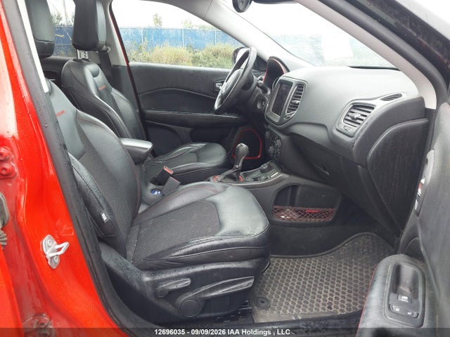 3C4NJDDB8JT260284 Jeep Compass Trailhawk