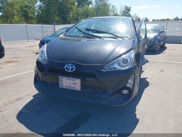 JTDKDTB3XG1117403 Toyota Prius C Technology