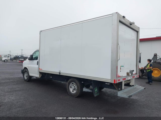 Chevrolet EXPRESS G3500 2025 1HA0GSF7XSN014534 Image 3