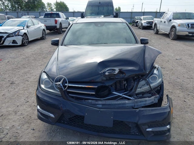 2014 Mercedes-benz C 300 მანქანა იყიდება აუქციონზე, vin: WDDGF8AB1EA955053, აუქციონის ნომერი: 12696181