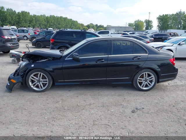 2014 Mercedes-benz C 300 მანქანა იყიდება აუქციონზე, vin: WDDGF8AB1EA955053, აუქციონის ნომერი: 12696181